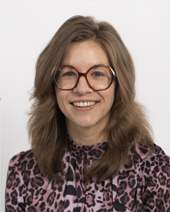 Headshot of Lesli Rambin